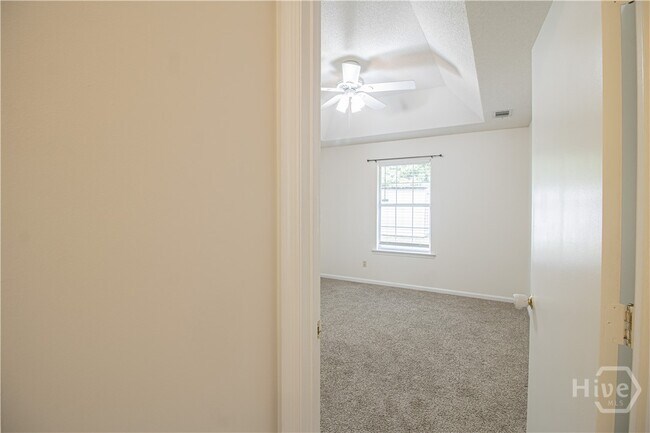 Building Photo - 148 Country Walk Cir