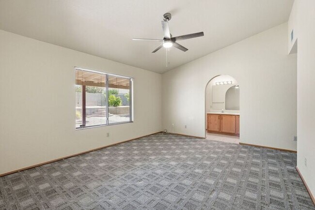 Building Photo - 8063 S New Abbey Dr