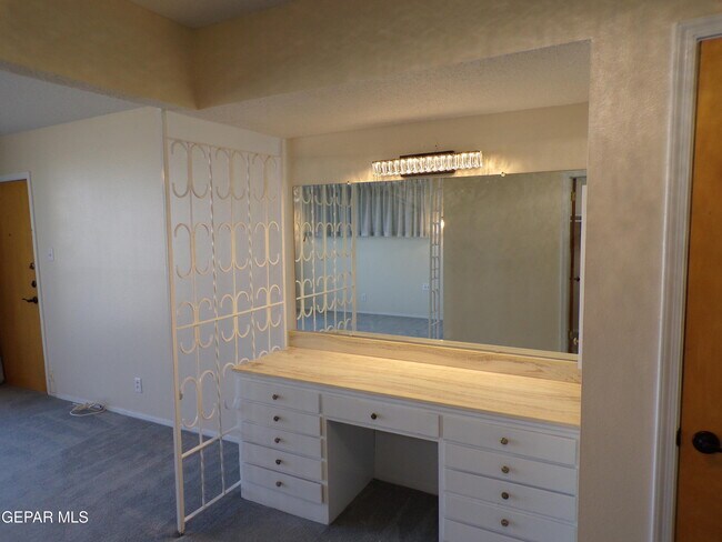 Building Photo - 4820 Louisiana St