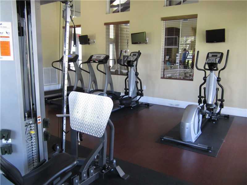 Building Photo - 2271 NE 42nd Cir