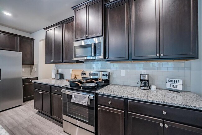 Building Photo - 454 Burgundy Terrace SE