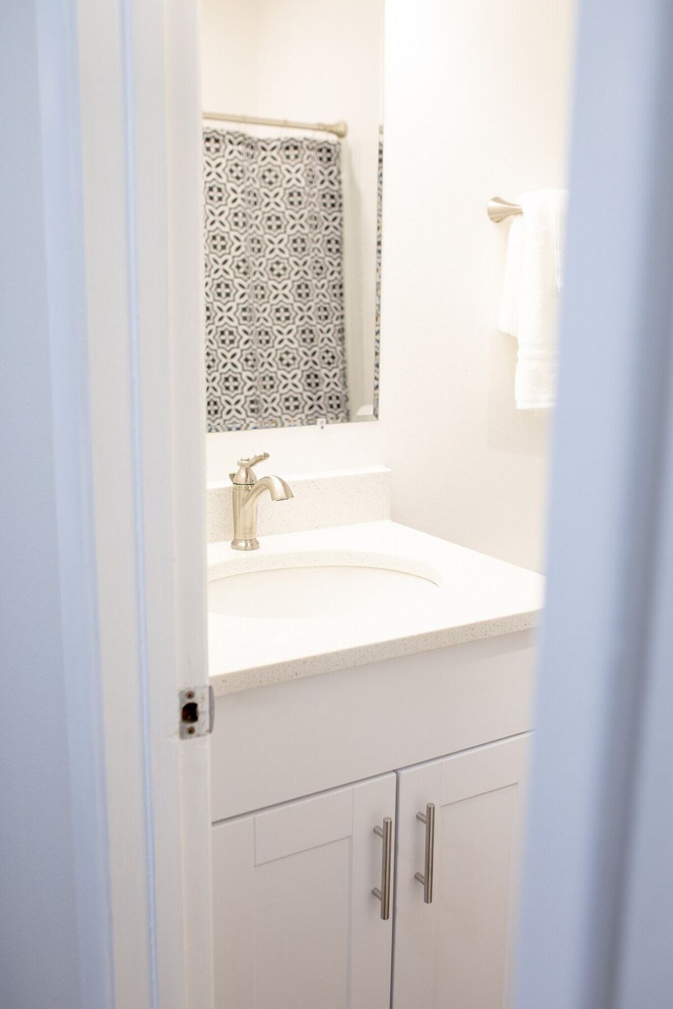 Building Photo - 4015 W 7th St