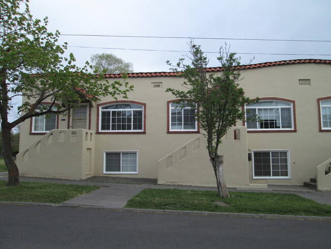 Building Photo - 1932 Erie St