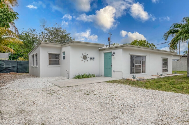 Building Photo - 1313 SW 37th Ave