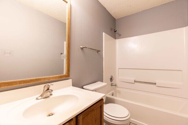 Building Photo - 8423 Parry Path