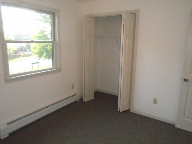 Building Photo - 3405 Sullivan Trl
