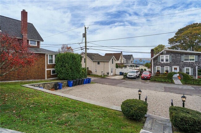 Building Photo - 54 Hillside Ave