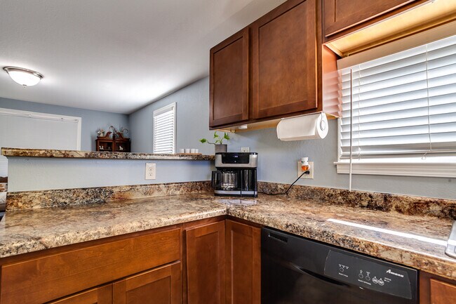 Building Photo - 507 Cambridge St