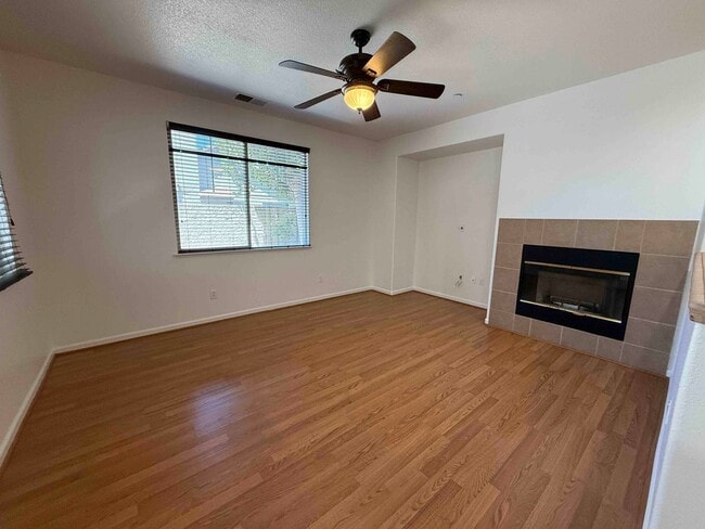 Building Photo - Great 3 Bedroom In Elk Grove