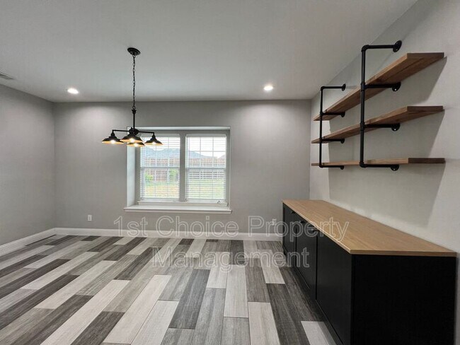 Building Photo - 5413 Harrys Pl