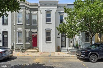 Building Photo - 1230 Wylie St NE
