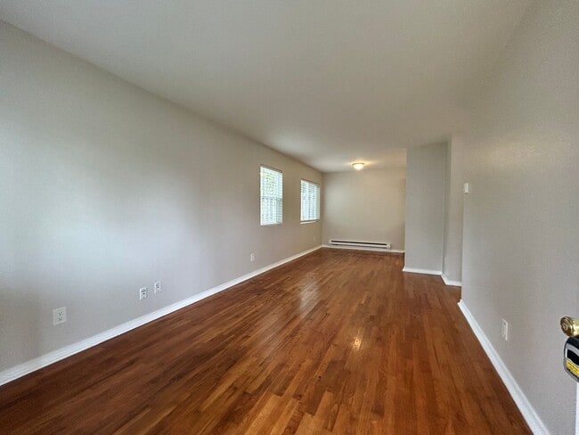 Building Photo - Tranquil 1 Bed, 1 Bath House!