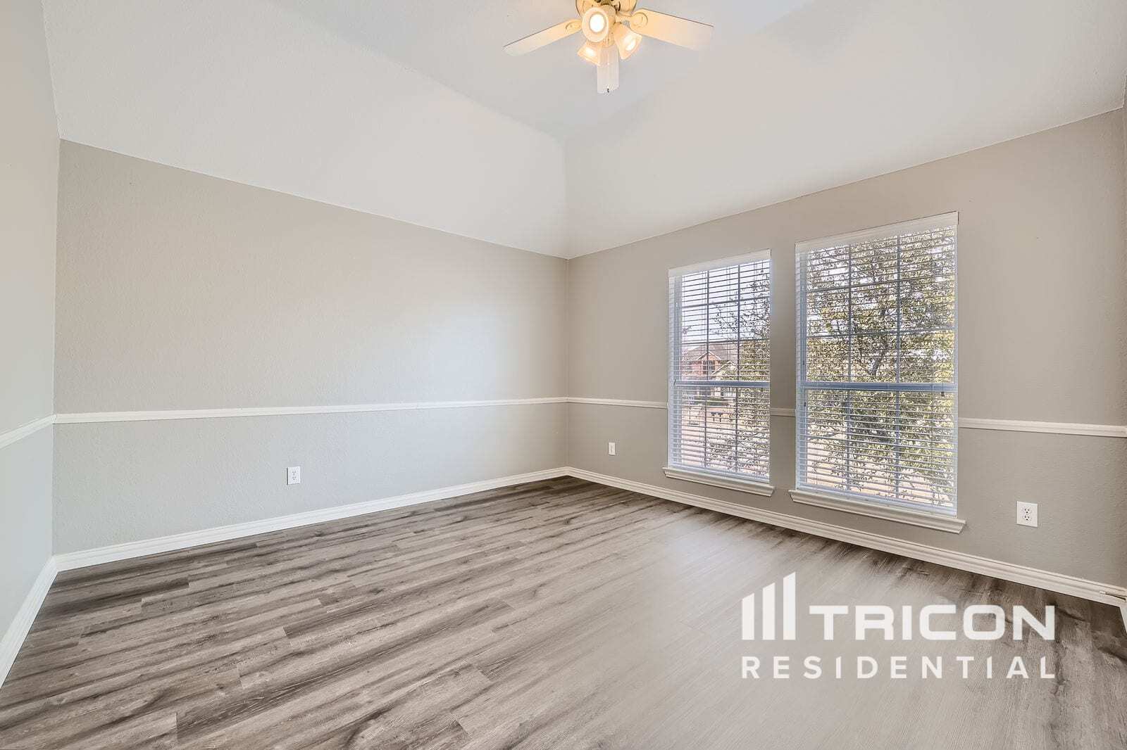 Building Photo - 2785 Greenway Dr