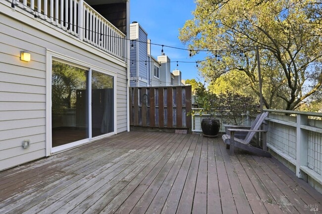 Building Photo - 122 Mariner Green Ct