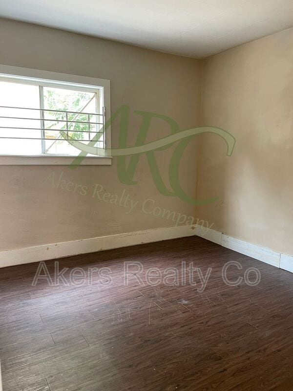 Building Photo - 1216 Cedar St