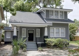 Building Photo - Large 4BR/2BA Downtown House Walking Dista...