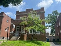 Building Photo - 1018 Commodore Dr