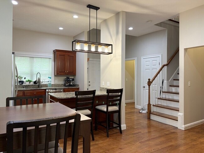 Building Photo - 30 Boardwalk Dr