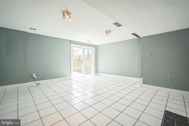 Building Photo - 3503 Coxcomb Mews