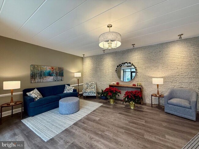 Building Photo - 2300 Riddle Ave