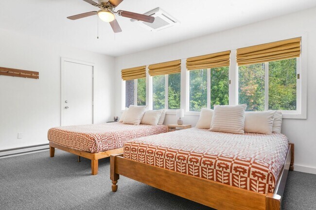 Building Photo - Charming 3BR House in Hunter