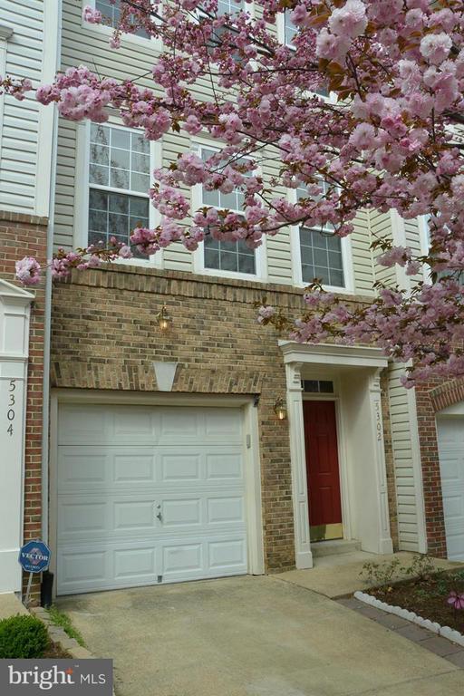 Building Photo - 5302 Chieftain Cir