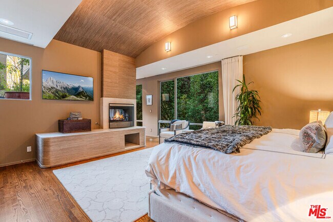 Building Photo - 2423 E Horse Shoe Canyon Rd