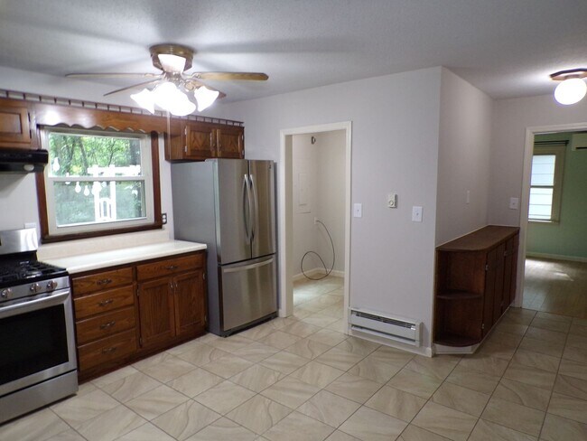 Building Photo - Unique 2 Bed 2.5 Bath Country Home!