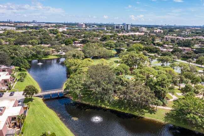 Building Photo - 1520 15th Ln