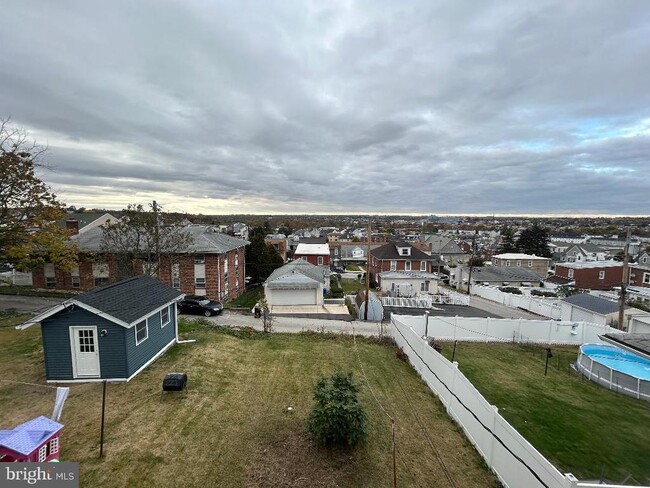 Building Photo - 625 Grove St