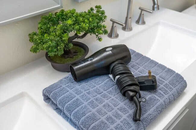 Building Photo - 13737 Via Tres Vistas