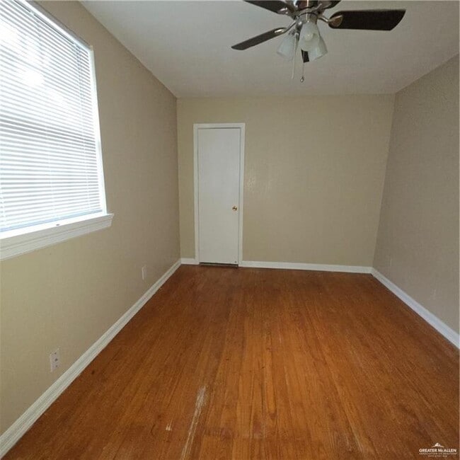 Building Photo - 26 Lago Vista Dr