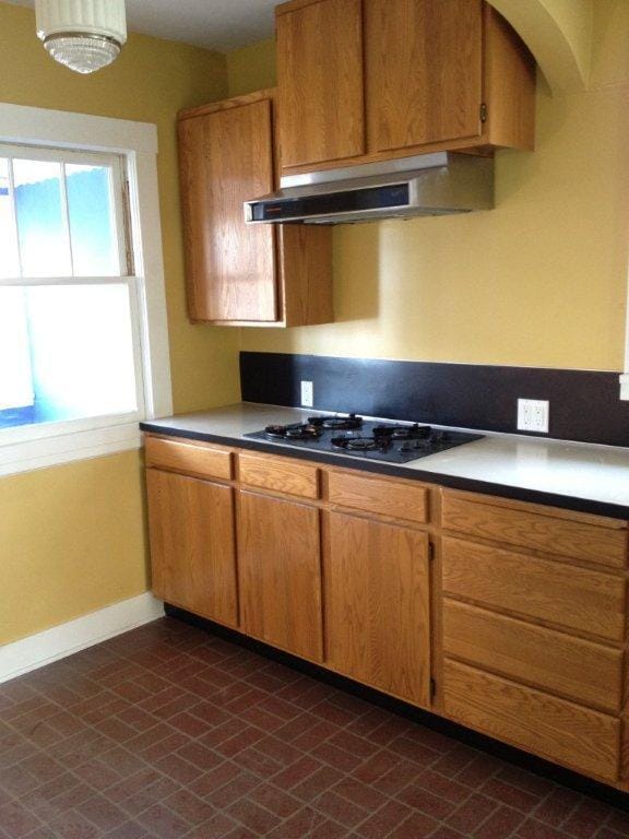 Building Photo - 2 Bedroom plus a sun room | 1  Bathroom