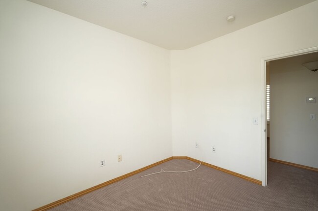 Building Photo - (62 or older requirement) 2 Bedroom & 2 Ba...