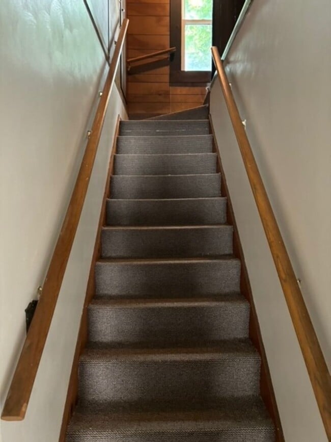 Building Photo - 829 Marcia St SW