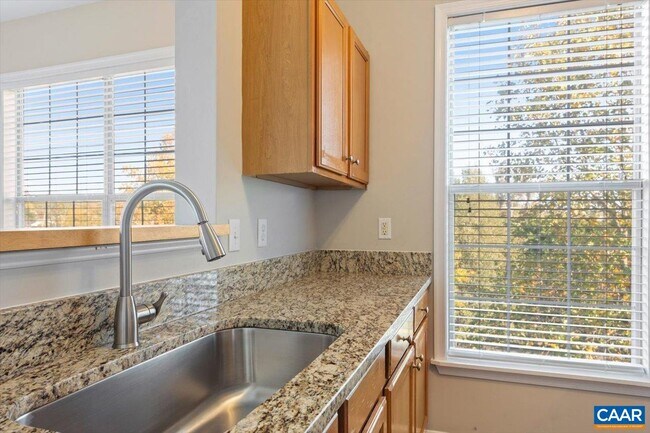 Building Photo - 270 Riverbend Dr