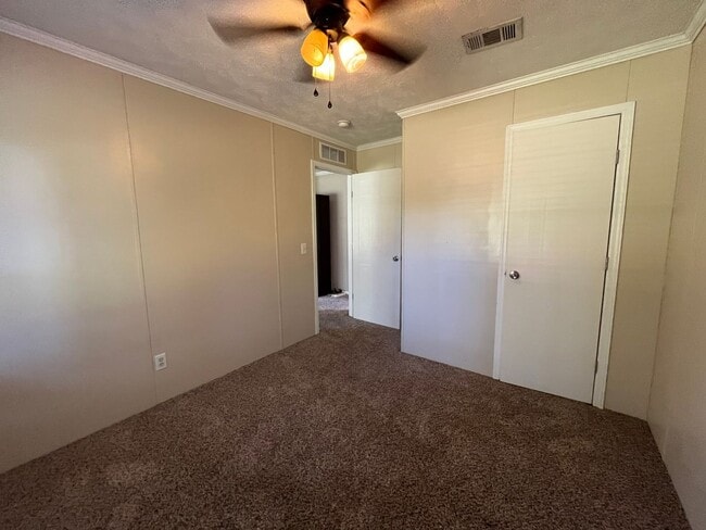 Building Photo - 3 Bedroom 2 Bath home on 1 acre in Wellborn