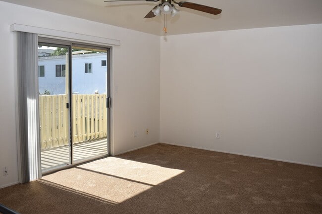 Building Photo - 512-516 N CITRUS AVENUE