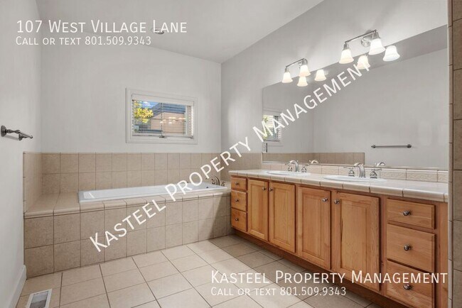 Building Photo - 107 W Village Ln