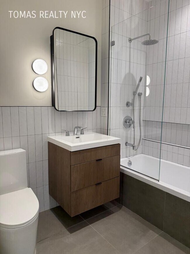 Building Photo - 3103 Sedgwick Ave