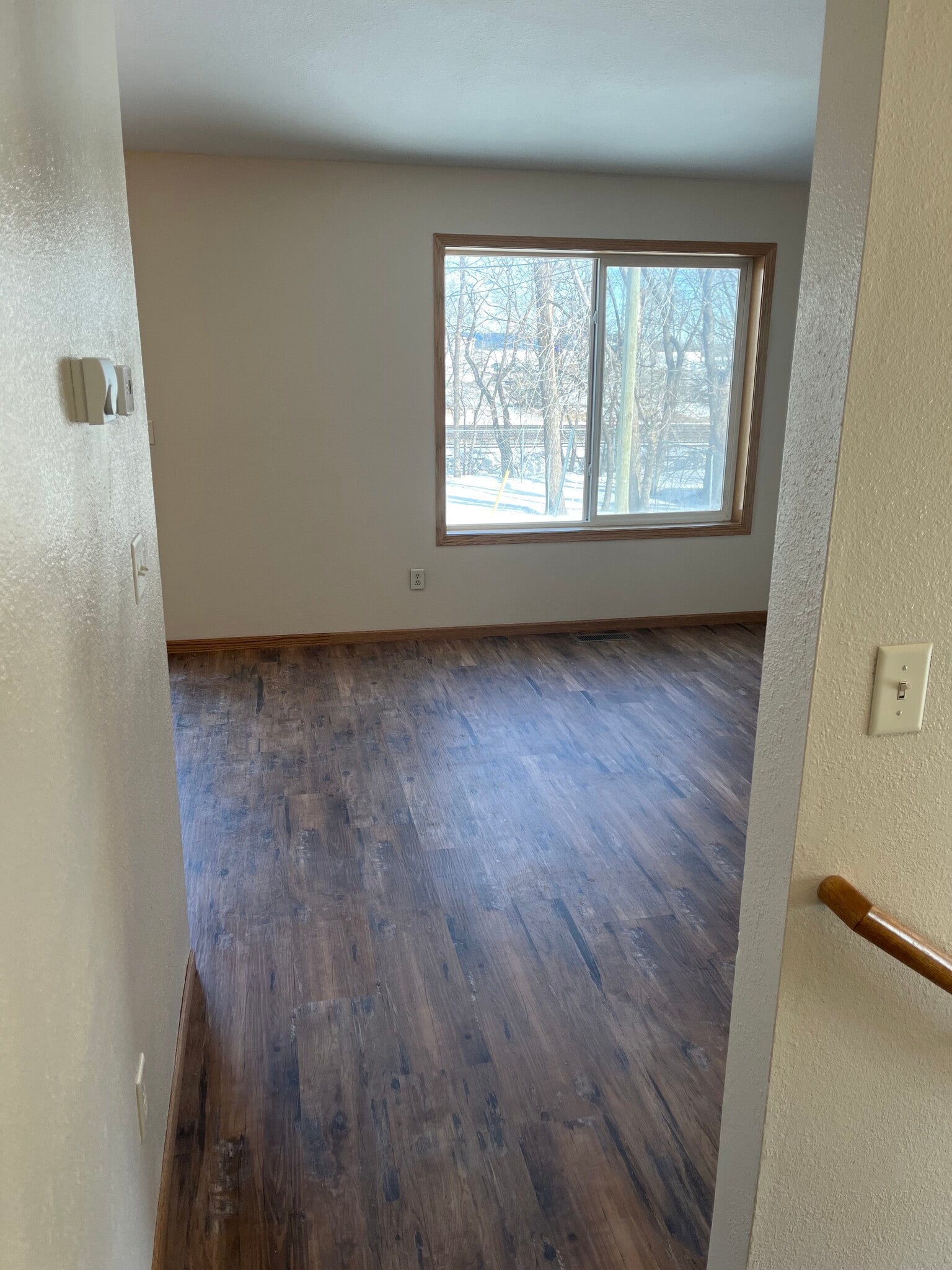 Building Photo - 540 6th Ave NE