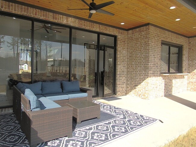 Building Photo - Resort Like Living in a Country Setting