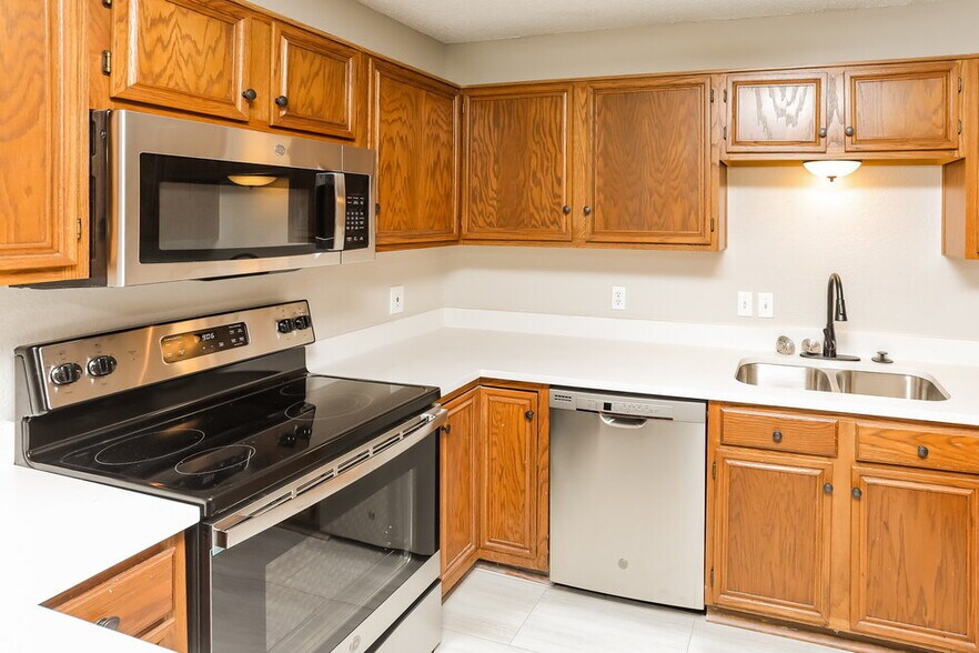 Building Photo - 528 Blue Haze Dr