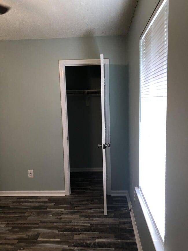 Building Photo - 663 Windward Dr