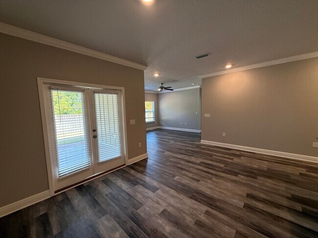 Building Photo - 491 Lightning Bug Ln