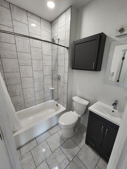 Building Photo - 1513 S 63rd St