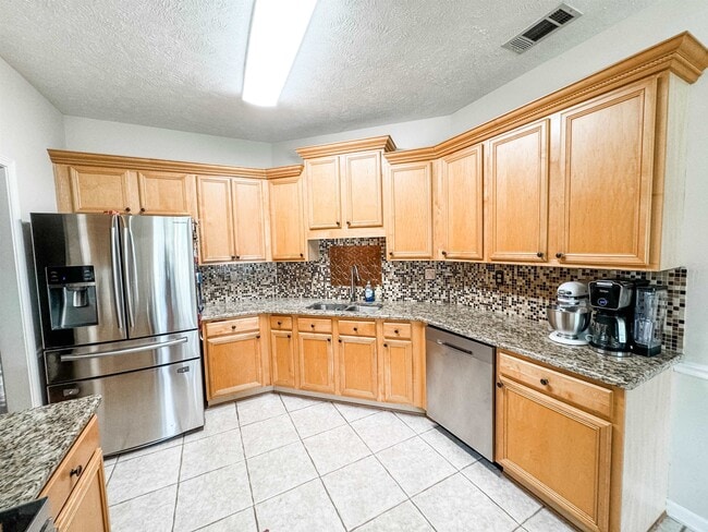 Building Photo - 520 Hunters Mill Cove