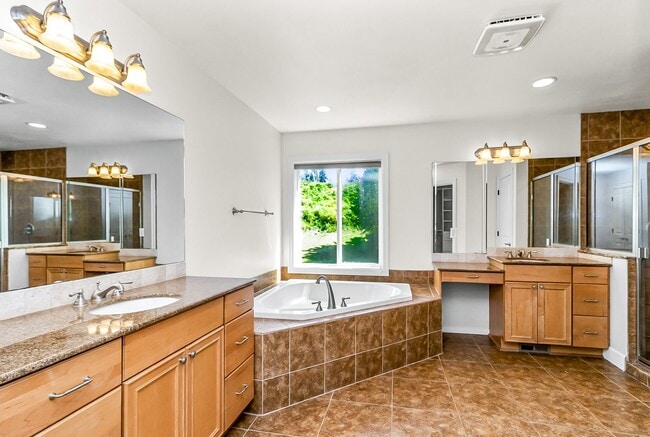 Building Photo - 6.6 Acre Retreat