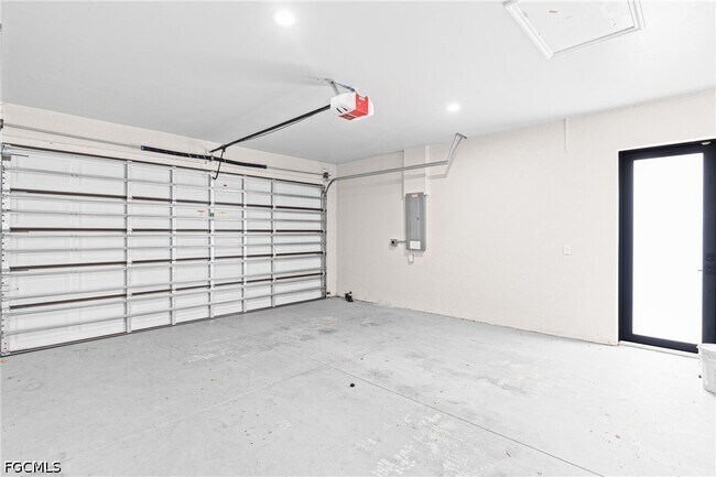 Building Photo - 4707 6th St W