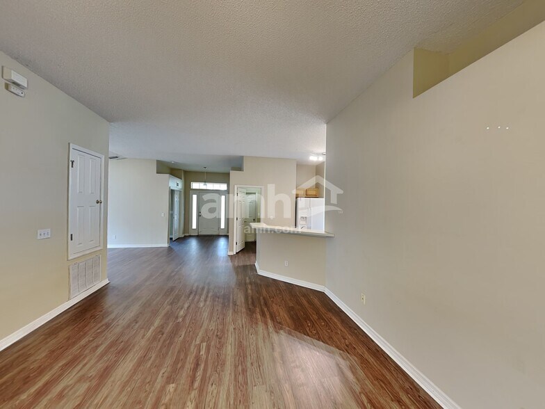 Building Photo - 875 Sedgewood Cir